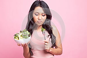 Asian woman hate salad