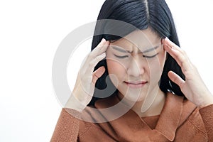Asian women have headaches, dizziness, fainting, need to see a doctor.