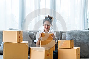 Asian women selling shopping online