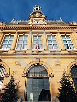 AsniÃÂ¨res city hall