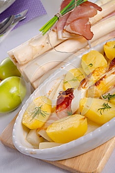 Asparagi and ham brown