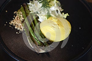 Asparagus with bernaise sauce