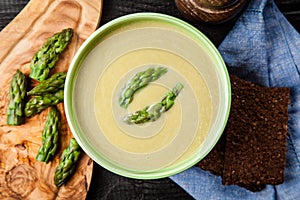 Asparagus cream soup