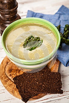 Asparagus cream soup