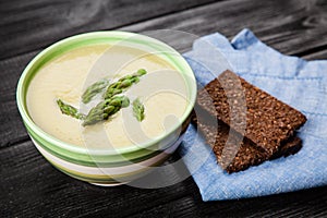 Asparagus cream soup