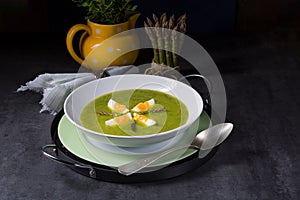 Asparagus cream soup with egg