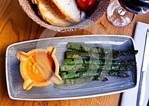 Asparagus dish with Romesco sauce