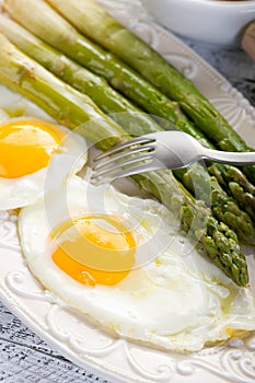 Asparagus with eggs