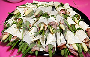 Asparagus rolls