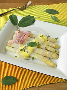 Asparagus with sage hollandaise sauce and ham