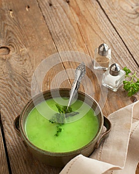 Asparagus soup cream