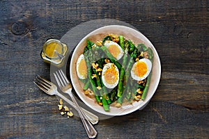 Aspargus and eggs salad