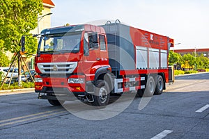 Asphalt distributor slurry seal truck Yongli Technology Engineering