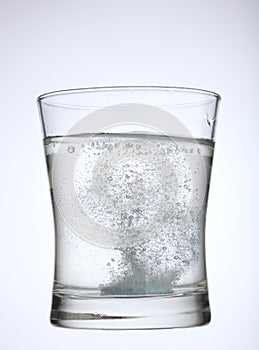 Aspirin in water photo