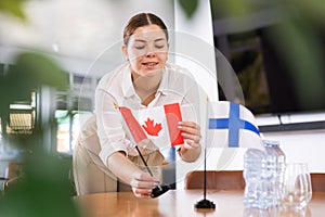Preparación conferencia finlandés canadiense 
