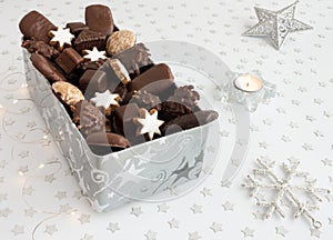 Assortment of Gingerbread in Cookie Tin with Christmas Decoration