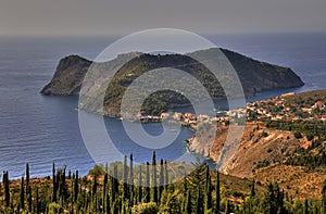 Assos