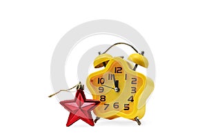 An asterisk Christmas clock shows the remaining time until midnight with a red asterisk,on an white background.Yellow.12,Twelve o