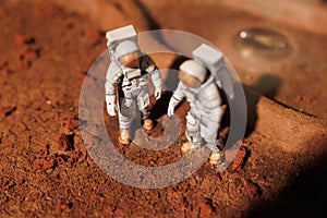 Astronauts explorers of the planet mars: scaled down models