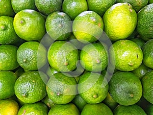 Asymmetrical green lemon