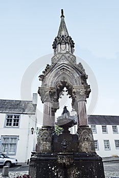 Atholl Memorial Fountain and the Historic Ell Shop on the High S