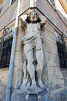 Atlant statue