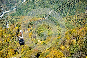 The atmosphere of the main tourist attraction Shin Hotaka in the autumn colors