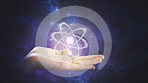 Atom model on hand