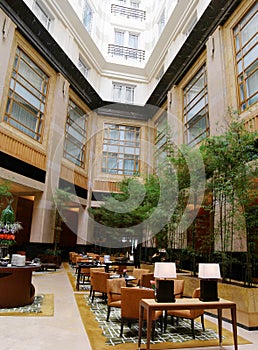 Atrium dining , luxury hotel