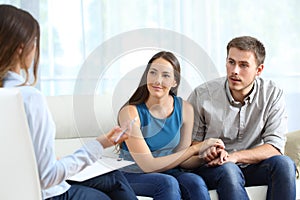 Attentive marriage during a couple therapy