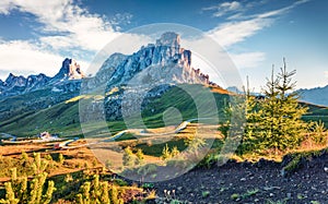 Attractive morning view of peak Ra Gusela, Averau - Nuvolau group from Passo di Giau.