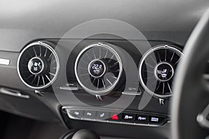 Audi TT aircon dials photo