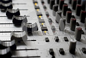 Audio sound mixer