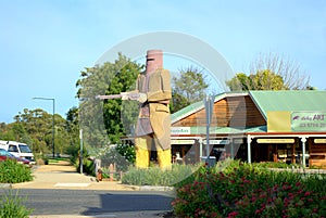 Australian ned kelly statue