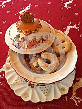 Austrian Christmas cookies, Vanillekipferl, linzer augen with ja