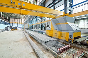 Automated line for the production of hollow core slabs.