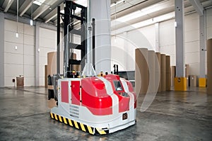 Automated warehouse (paper) with robotic forklift