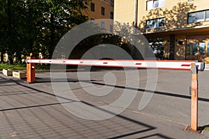 Automatic barrier on a city street