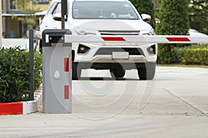 Automatic barrier gate security system