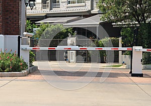 Automatic barrier gate security system