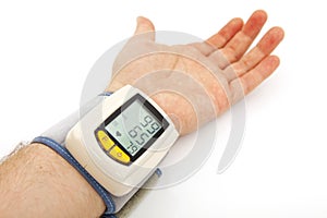 Automatic blood pressure monitor