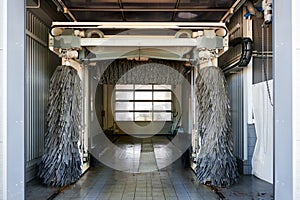 Automatic brush car wash