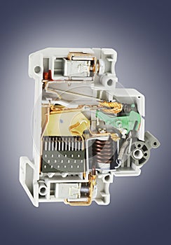 Automatic circuit breaker cross section