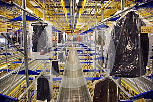 Automatic clothing warehouse