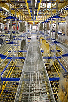 Automatic clothing warehouse