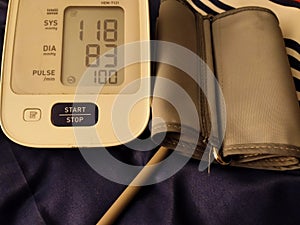 Automatic digital blood pressure monitor device - image