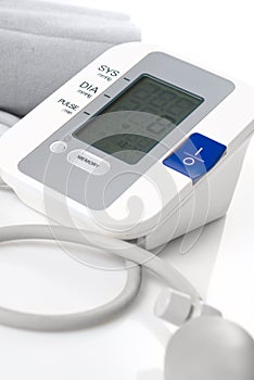 Automatic digital blood pressure monitor isolated