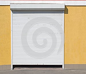 Automatic garage door