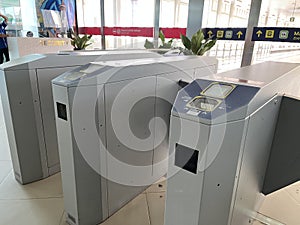 Automatic gateway in a train station for passenger