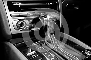 Automatic gearshift in sport car